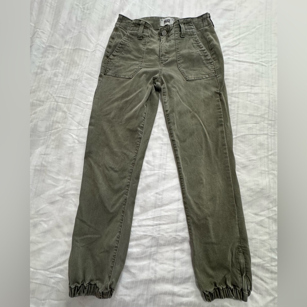 PAIGE Cargo/ Joggers Lightweight pants Olive Green
Size 25